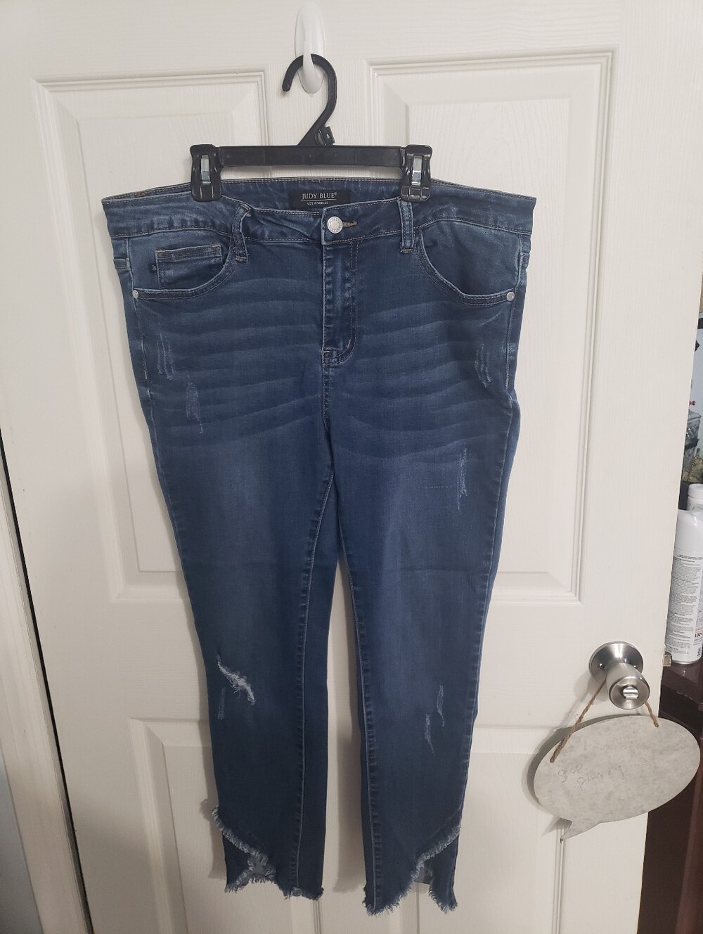 15/32 Judy Blue Dark Wash Cropped Distressed Ankle Jeans